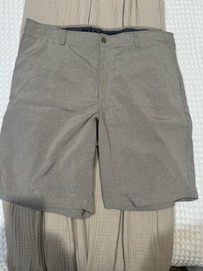 PGA Tour Men’s Light Gray Flat Front Shorts
